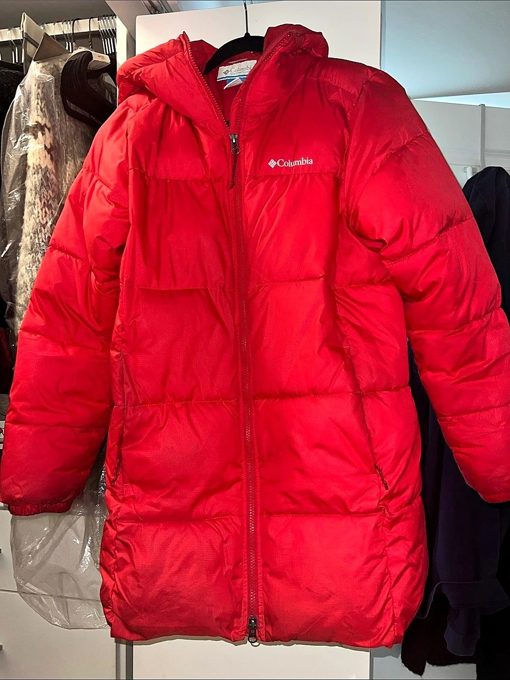 Columbia Puffer Jacket in Red Size Small